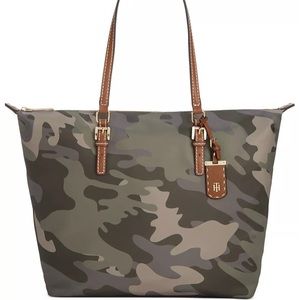 Tommy Hilfiger Camo Tote